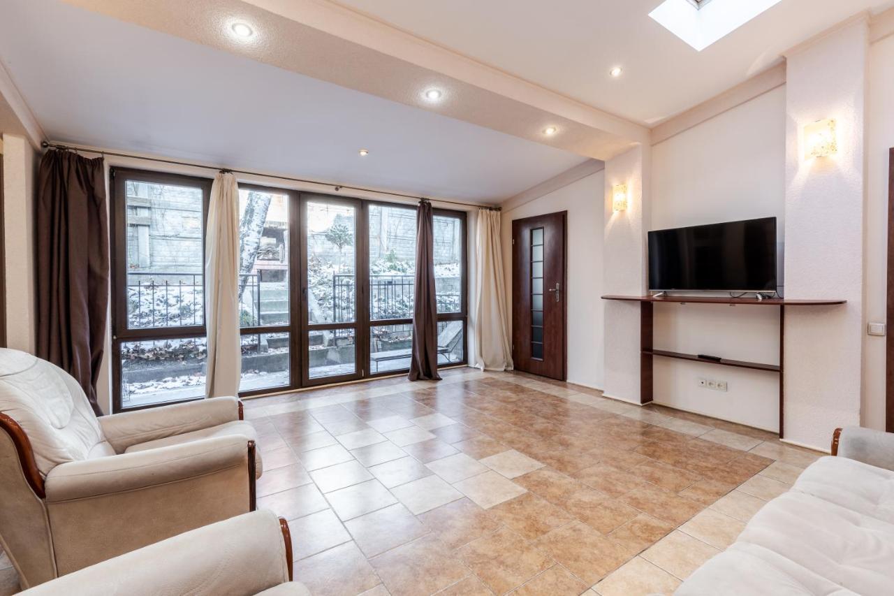 Mangal And Terrace In Center Apartment Lviv Ngoại thất bức ảnh