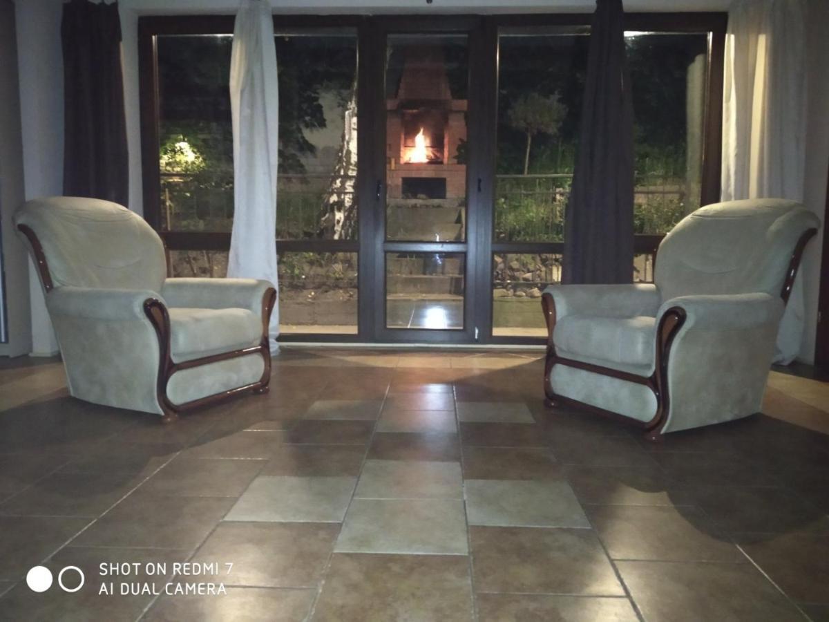 Mangal And Terrace In Center Apartment Lviv Ngoại thất bức ảnh